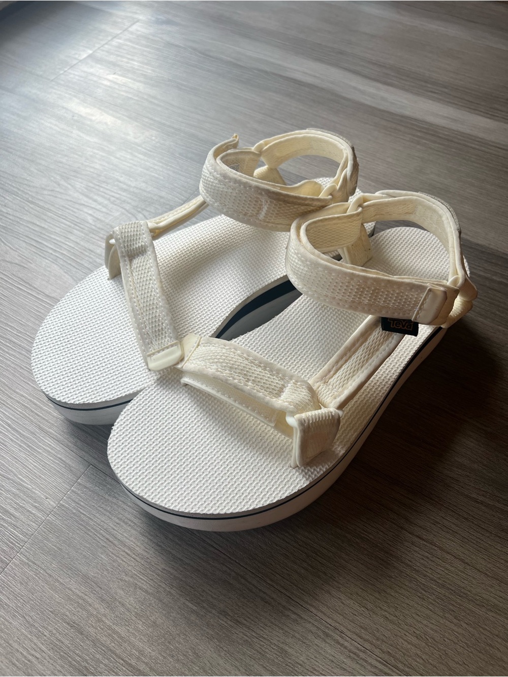 Teva Flatform Universal Mesh Sandals White Platform Size 8 US